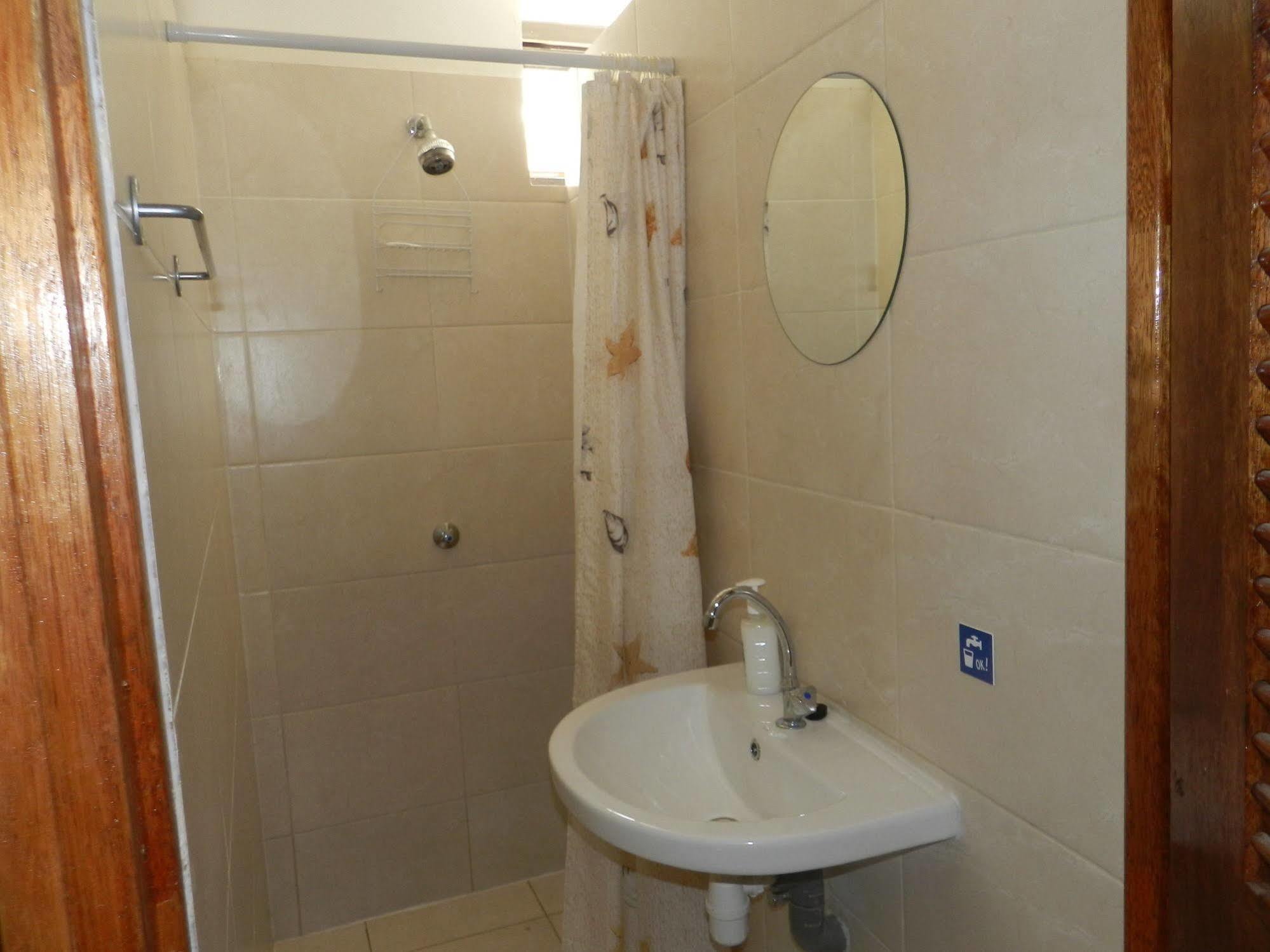 First Curacao Hostel Willemstad Exterior foto