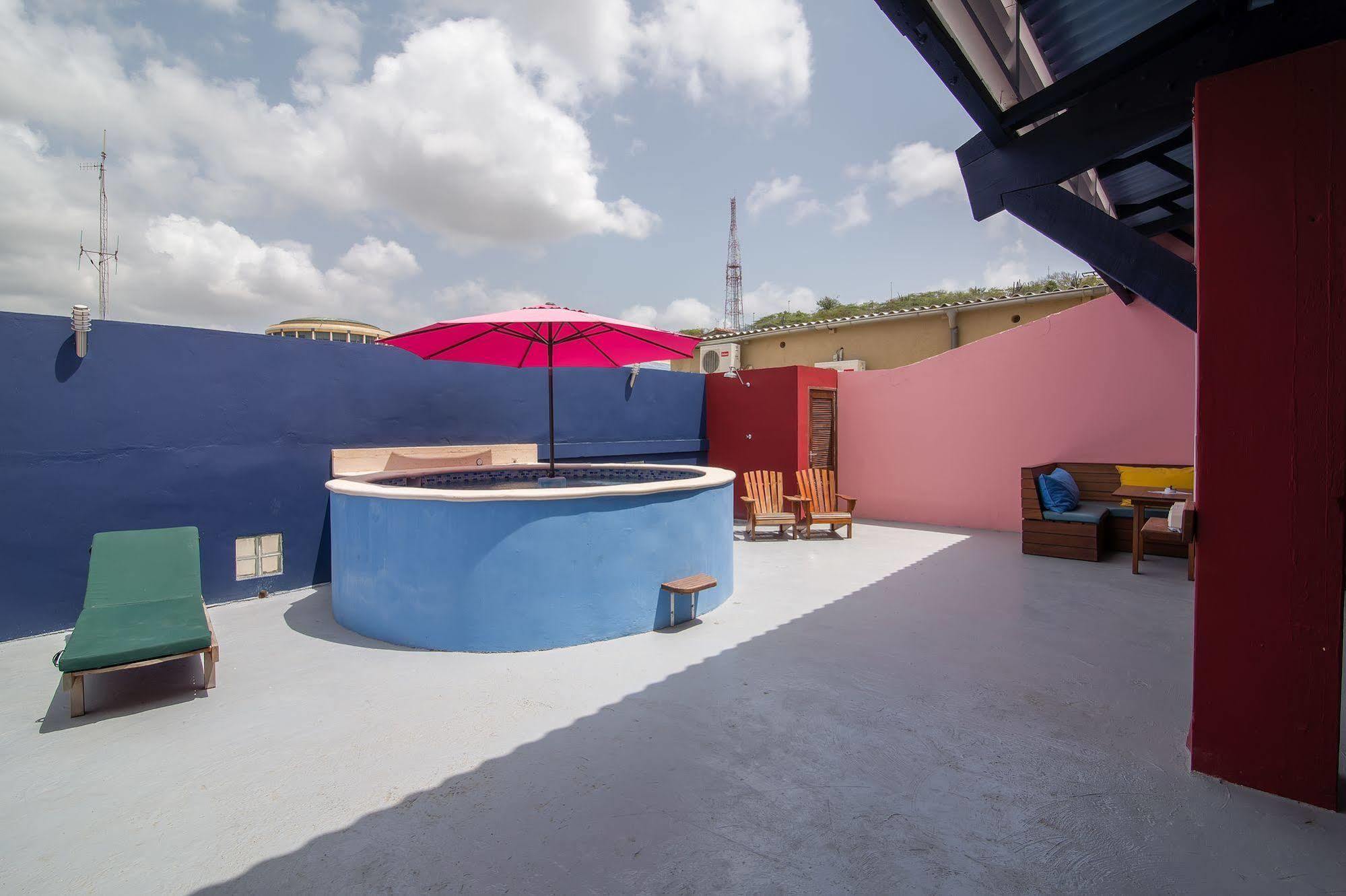 First Curacao Hostel Willemstad Exterior foto